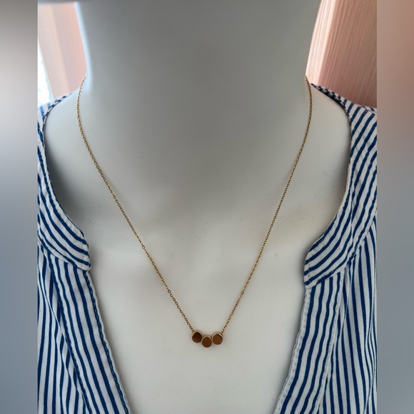 Elegant Dainty Gold Necklace - Delicate Minimalist Circle Necklace - Picture 1 of 13